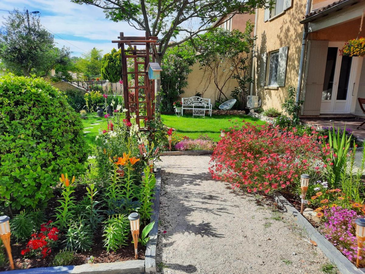 La Maison Du Chemin Des Prairies Morieres-les-Avignon Εξωτερικό φωτογραφία